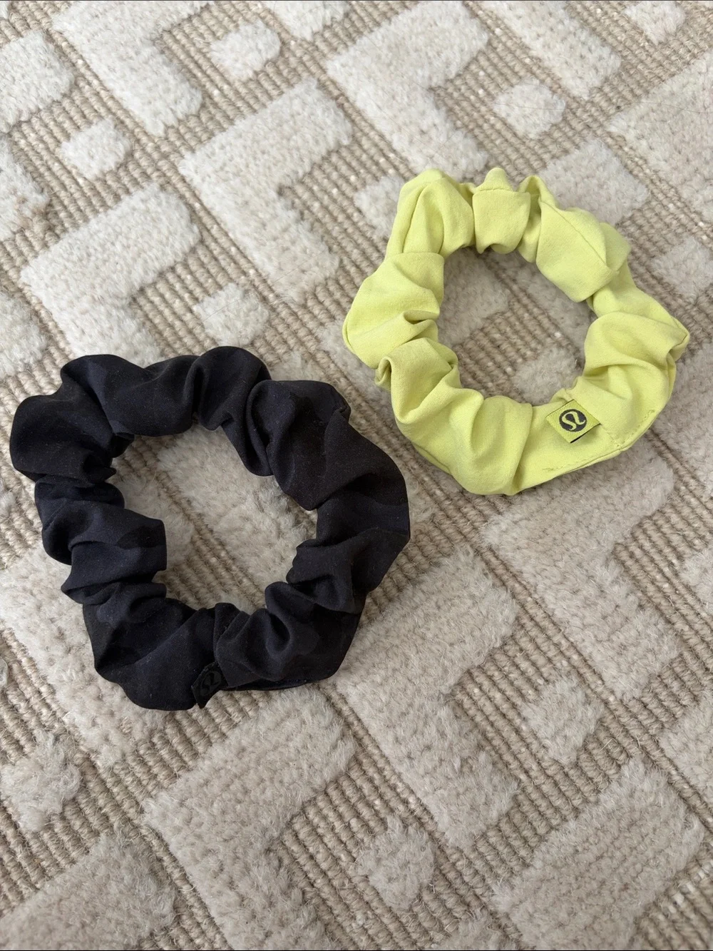 lululemon athletica Scrunchie Duo - Black Camo  & Neon Yellow